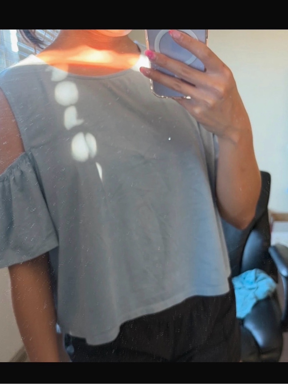 Charlotte Russe Light Gray Cold-Shoulder Crop Top